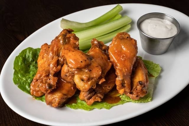 Buffalo Wings (8 Pcs).